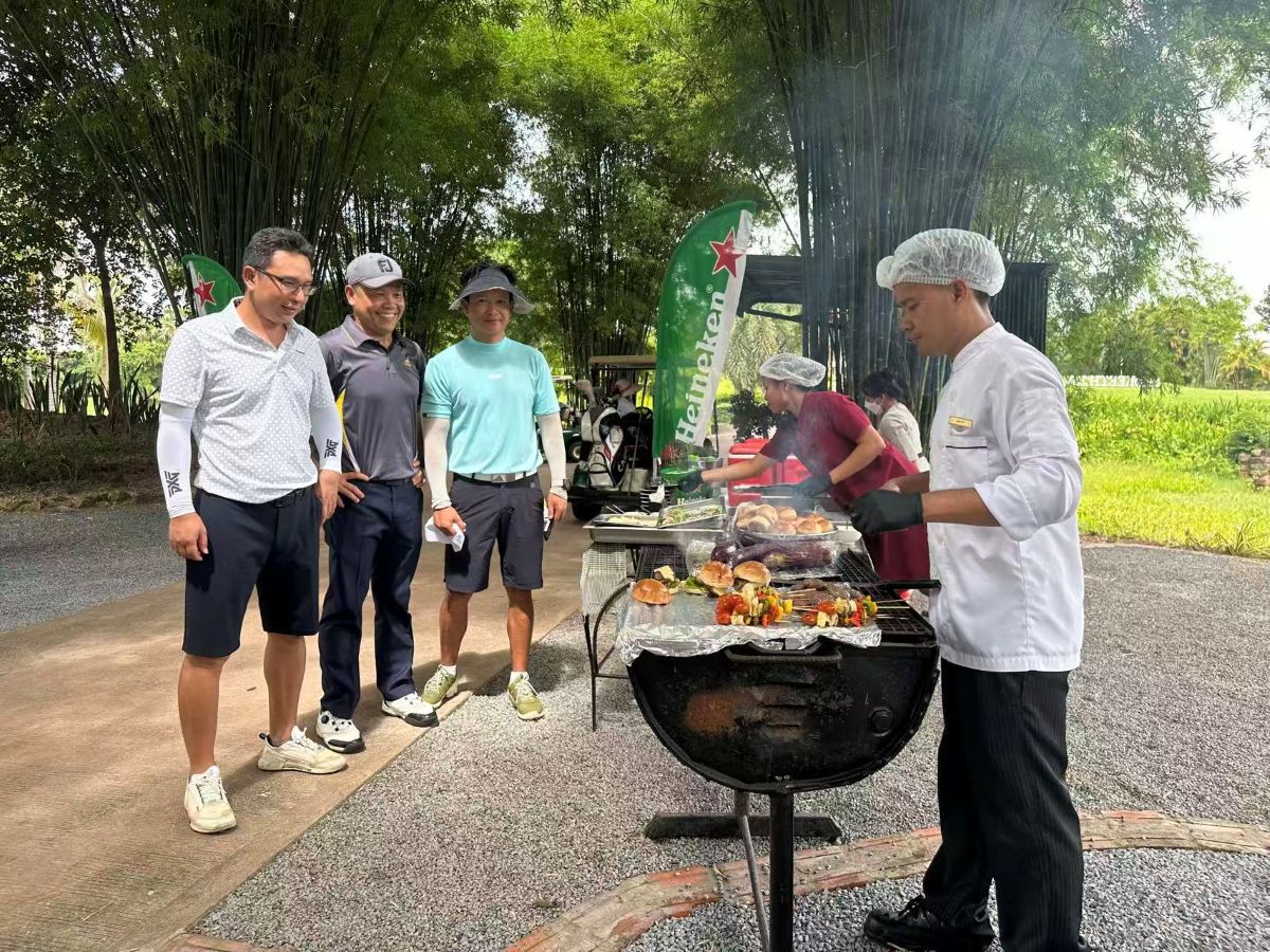 高尔夫客人行程