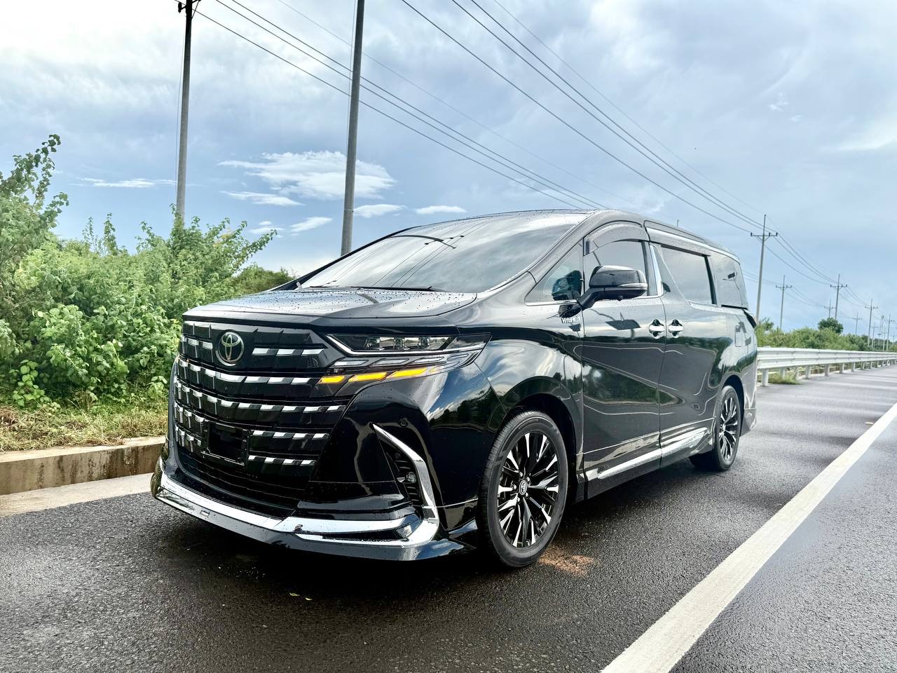 7座豪华丰田埃尔法新款